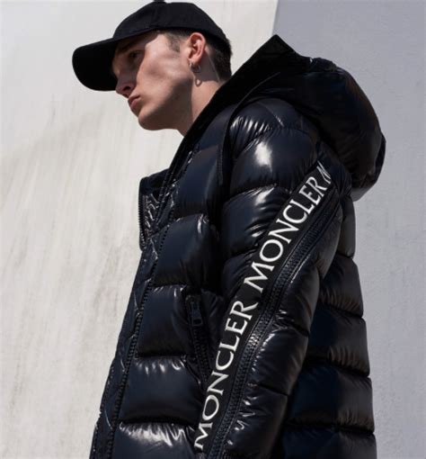 moncler falso uomo